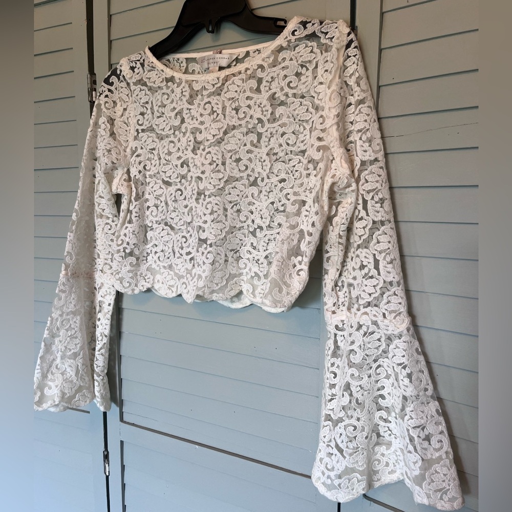 Cream Lace Bell Sleeved Crop